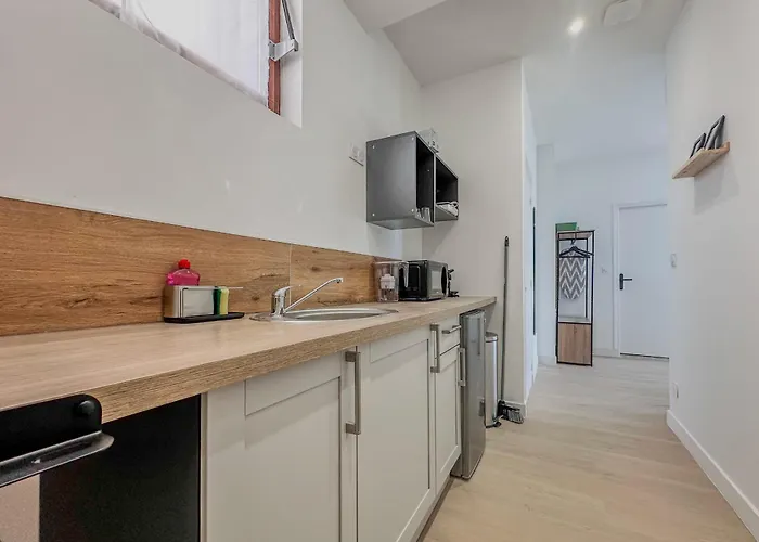 #ij - Le Victoria 6 *